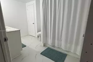215 SW 117th Terrace, Pembroke Pines, FL 33025 - Photo 15