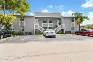 421 NE 210th Cir Terrace, Miami, FL 33179 - Photo 1