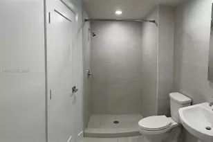 515 SE 9th St, Fort Lauderdale, FL 33316 - Photo 3