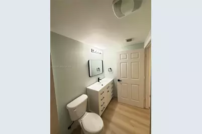 275 NE 18th St #910, Miami, FL 33132 - Photo 21