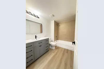 275 NE 18th St #910, Miami, FL 33132 - Photo 25