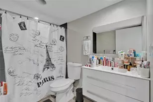 20335 W Country Club Dr, Aventura, FL 33180 - Photo 13