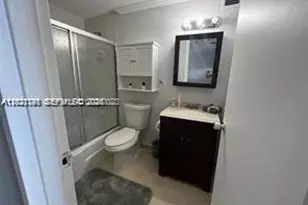 825 Brickell Bay Dr, Unincorporated Dade County, FL 33131 - Photo 11