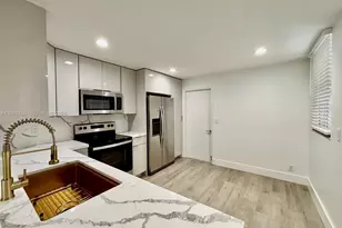 1498 Barcelona Way, Weston, FL 33327 - Photo 19