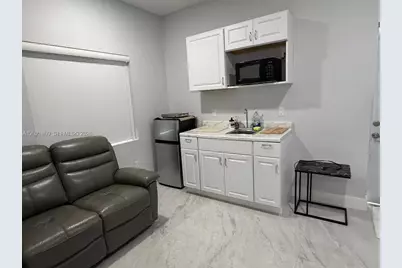 6803 SW 158th Ave #rear, Miami, FL 33193 - Photo 3