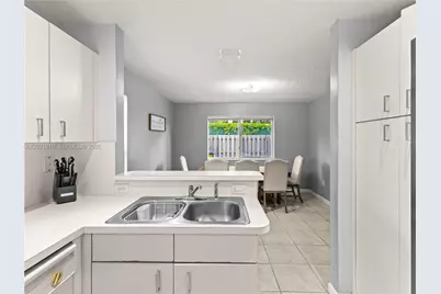 5033 NW 114th Ct, Doral, FL 33178 - Photo 5