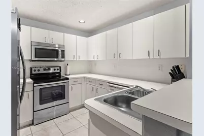 5033 NW 114th Ct, Doral, FL 33178 - Photo 3
