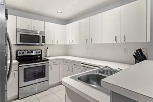 5033 NW 114th Ct, Doral, FL 33178 - Photo 3