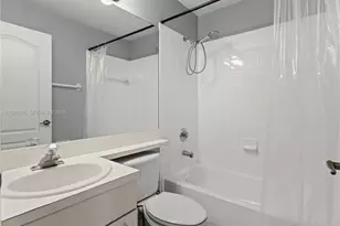 5033 NW 114th Ct, Doral, FL 33178 - Photo 19