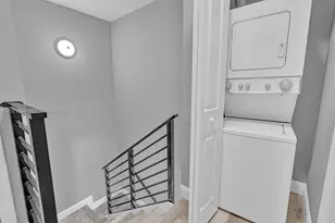 8911 NW 28th Dr, Coral Springs, FL 33065 - Photo 11
