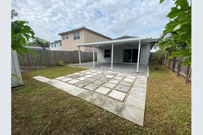 273 SE 31st Ave, Homestead, FL 33033 - Photo 5