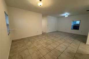 273 SE 31st Ave, Homestead, FL 33033 - Photo 3