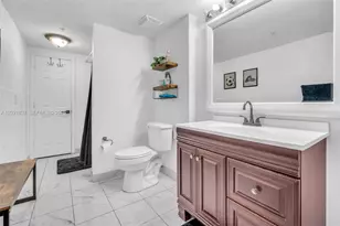 11650 SW 2nd St, Pembroke Pines, FL 33025 - Photo 15