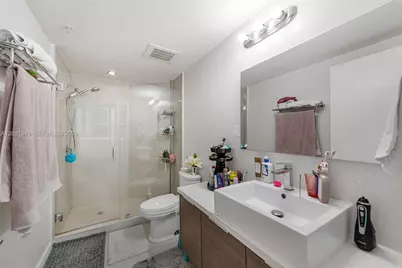 1010 SW 2nd Ave #1608, Miami, FL 33130 - Photo 17
