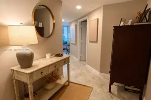 55 SE 6th St, Miami, FL 33131 - Photo 17