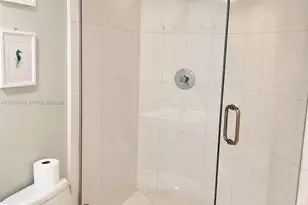 55 SE 6th St, Miami, FL 33131 - Photo 15