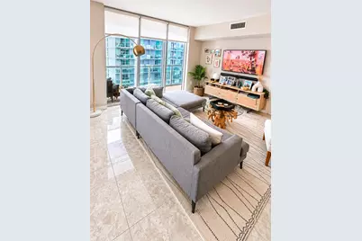 55 SE 6th St #3001, Miami, FL 33131 - Photo 3