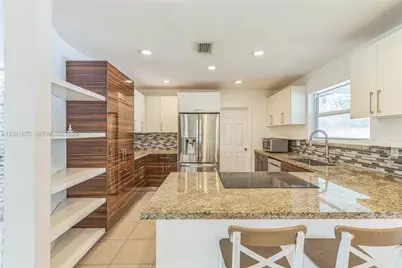 6931 SW 2nd St, Pembroke Pines, FL 33023 - Photo 7