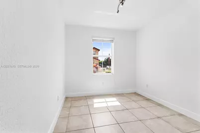 8610 NW 110th Ave, Doral, FL 33178 - Photo 9