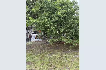336 E 41st St, Hialeah, FL 33013 - Photo 11