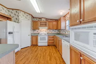 19800 SW 180th Ave, Miami, FL 33187 - Photo 13