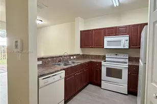 2885 SE 1st Dr, Homestead, FL 33033 - Photo 5