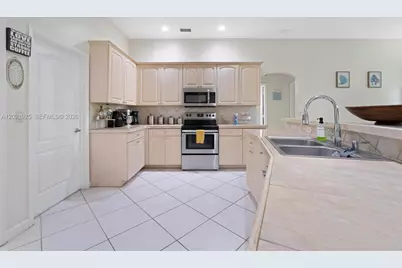 115 Kapok Crescent, Royal Palm Beach, FL 33411 - Photo 15