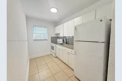 220 NW 11th Ter #2, Miami, FL 33136 - Photo 3