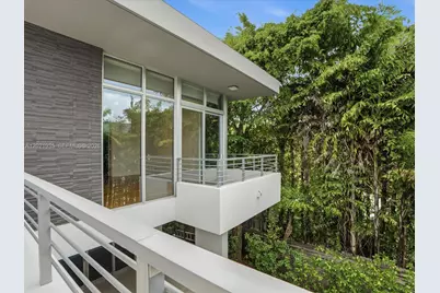 125 Hampton Ln, Key Biscayne, FL 33149 - Photo 9