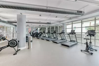 253 NE 2nd St #217, Miami, FL 33132 - Photo 3