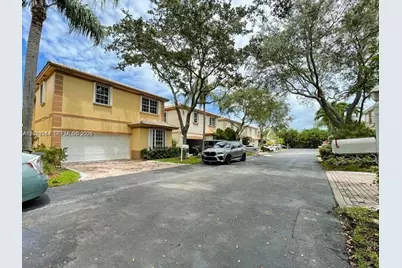 1261 Hayes St, Hollywood, FL 33019 - Photo 5