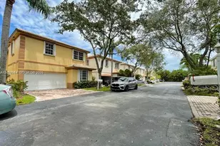 1261 Hayes St, Hollywood, FL 33019 - Photo 5