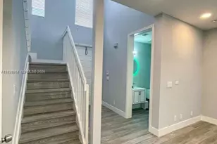 1261 Hayes St, Hollywood, FL 33019 - Photo 9