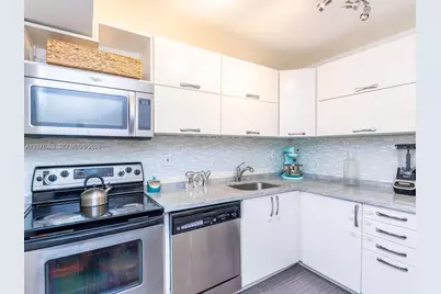 3701 N Country Club Dr #1002, Aventura, FL 33180 - Photo 13