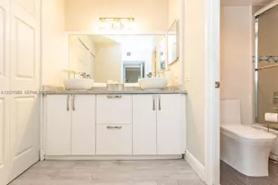 3701 N Country Club Dr, Aventura, FL 33180 - Photo 23