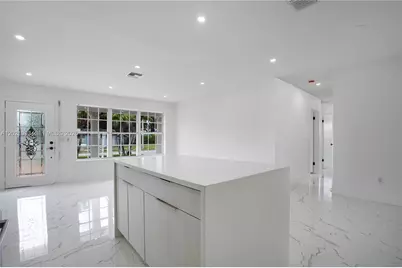 630 W 72nd Pl, Hialeah, FL 33014 - Photo 5