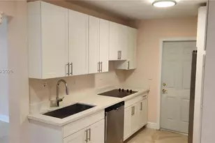 5260 SW 9th St, Plantation, FL 33317 - Photo 5