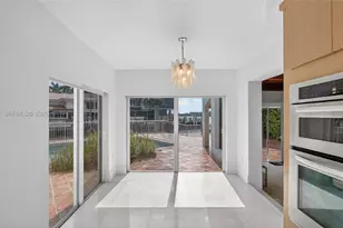 3226 NE 168th St, North Miami Beach, FL 33160 - Photo 9
