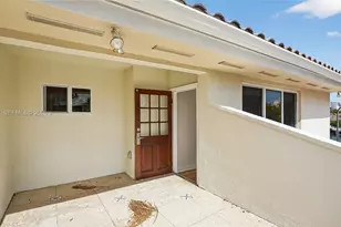 3226 NE 168th St, North Miami Beach, FL 33160 - Photo 21