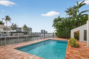 3226 NE 168th St, North Miami Beach, FL 33160 - Photo 23