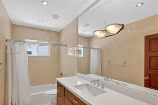 3226 NE 168th St, North Miami Beach, FL 33160 - Photo 15
