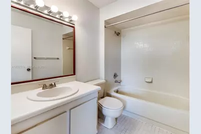 1351 NW 124th Ave #1351, Pembroke Pines, FL 33026 - Photo 17