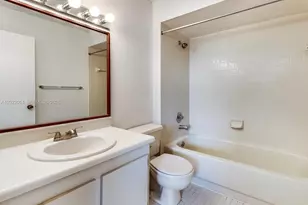 1351 NW 124th Ave, Pembroke Pines, FL 33026 - Photo 17