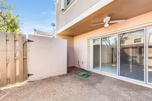 1351 NW 124th Ave, Pembroke Pines, FL 33026 - Photo 5