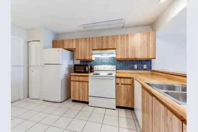 1351 NW 124th Ave #1351, Pembroke Pines, FL 33026 - Photo 3