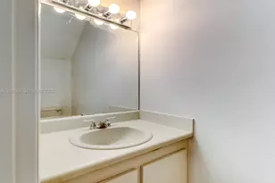 1351 NW 124th Ave, Pembroke Pines, FL 33026 - Photo 13