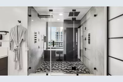 5875 Collins Ave #1807, Miami Beach, FL 33140 - Photo 17