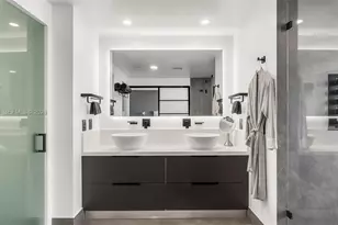 5875 Collins Ave, Miami Beach, FL 33140 - Photo 17