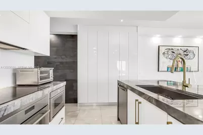 5875 Collins Ave #1807, Miami Beach, FL 33140 - Photo 27