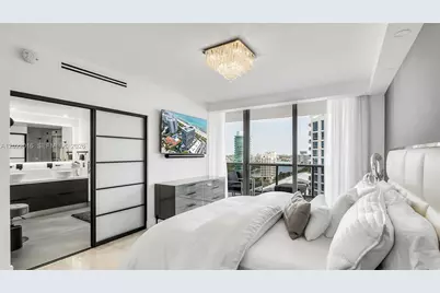 5875 Collins Ave #1807, Miami Beach, FL 33140 - Photo 21